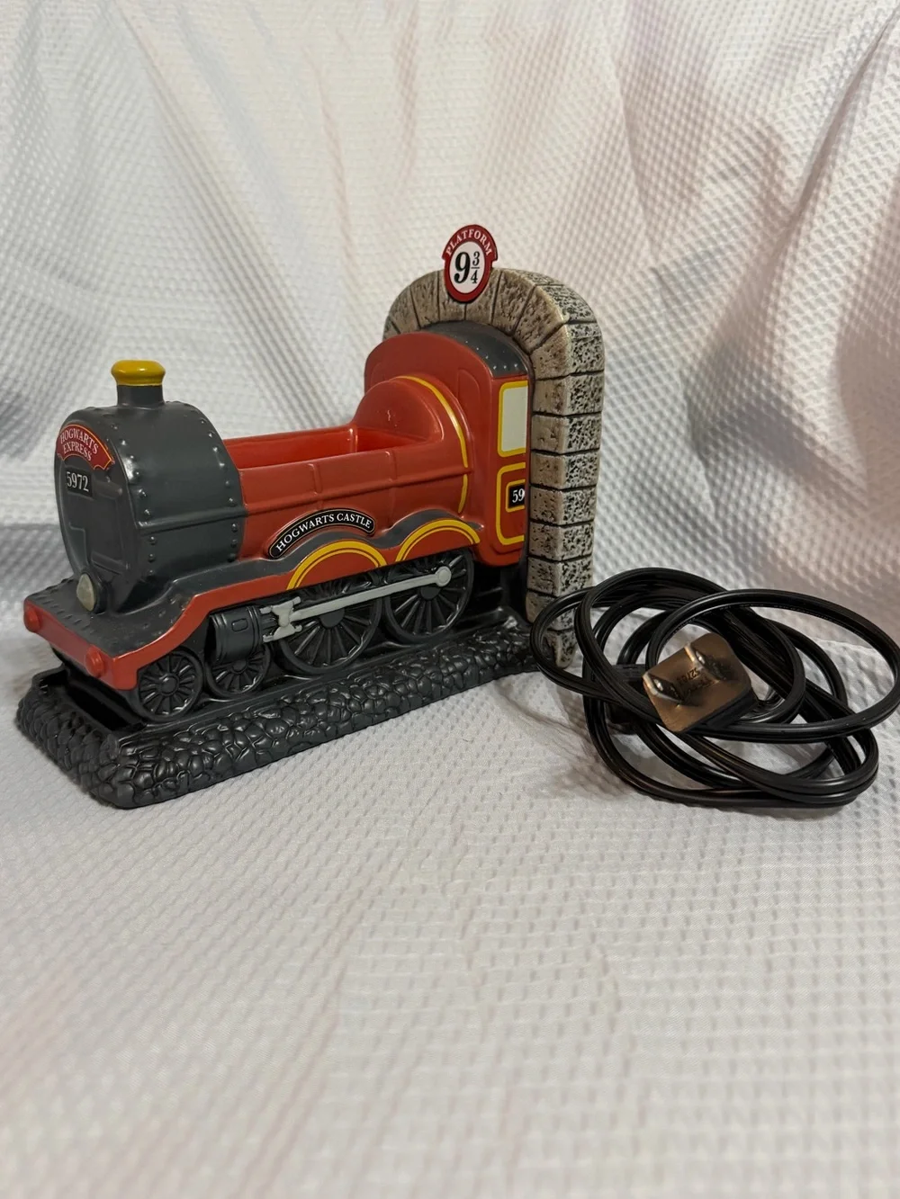 Scentsy Harry Potter Platform 9 3/4 Hogwarts Express Train Wax Warmer